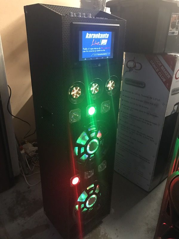 Equipo con wifi y pantalla touchscreen (tablet) obtén millones de karaokes desde YouTube conectando este equipo a tu señal de wifi