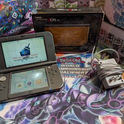 (Cosmetic Damage)Hyrule Edition 3DS XL, No Stylus, With Charger And Original Box