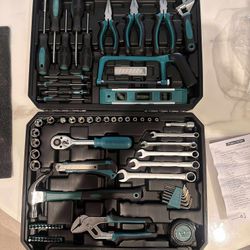 79-Piece Tool Set - Complete with Tool Box, Ratchet Handle, Bits Driver, Adjustable Wrench, S-11