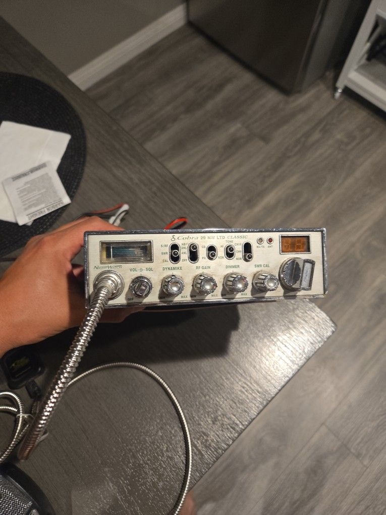 Cobra CB Radio With Accessories