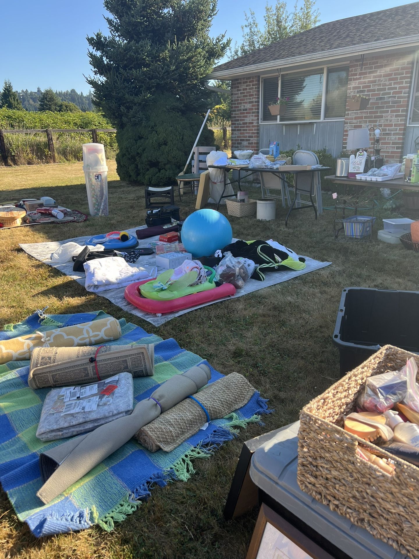 Huge Yard Sale !!!! Today Aug 22 To Aug 25 !!!!