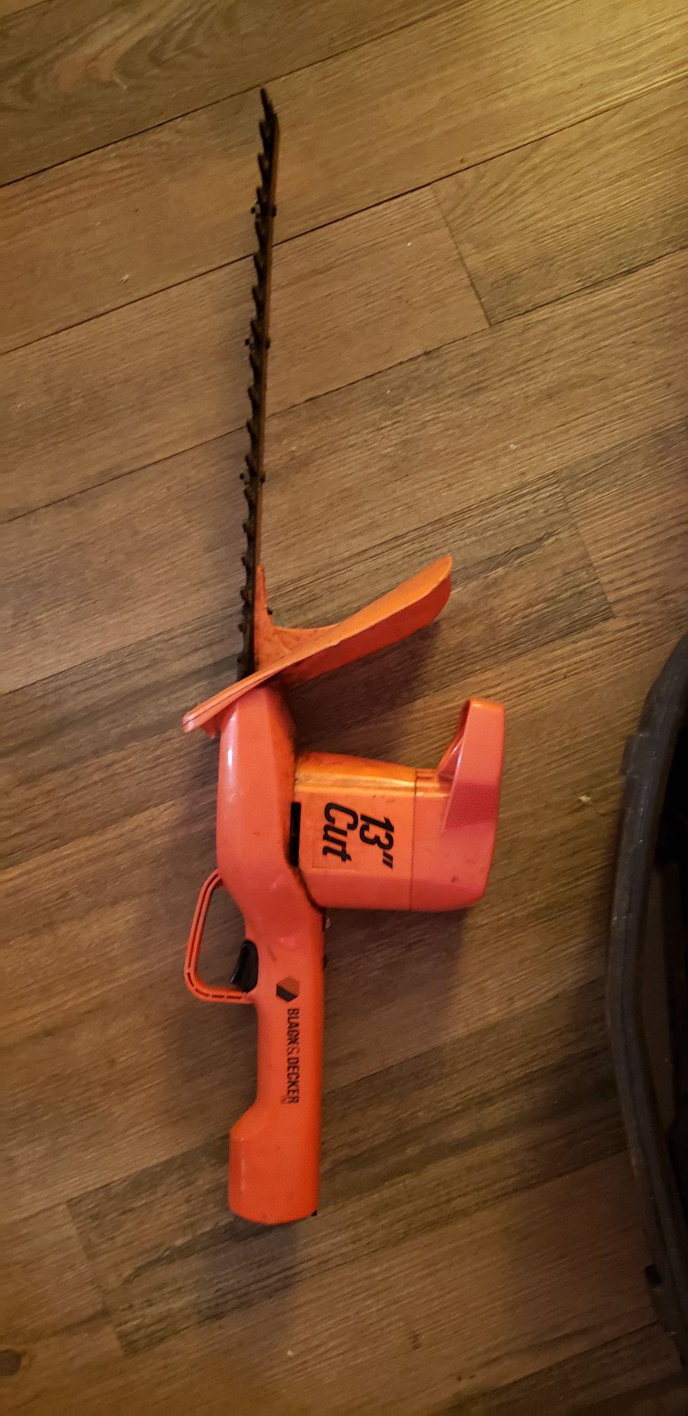 Black and Decker 13" Hedge Trimmer