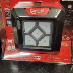 M12 Rover Light Milwuakee 