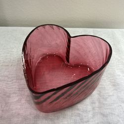 Vintage Pilgrim Glass CRANBERRY HEART SHAPED DISH/BOWL 