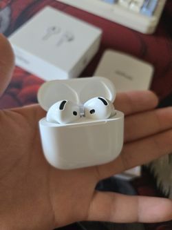 New Airpods 4