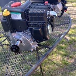 Motor BRIGGS STRATTON 950.   208CC