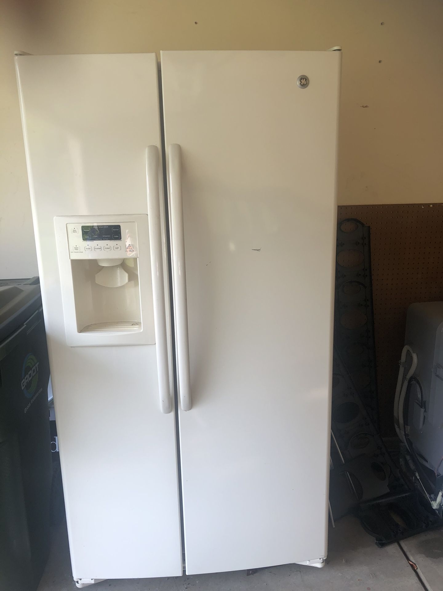 Ge double door refrigerator