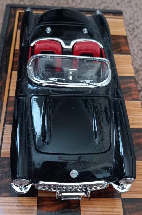 Black and Red 1957 Chevrolet Corvette- Diecast Convertible 1/18