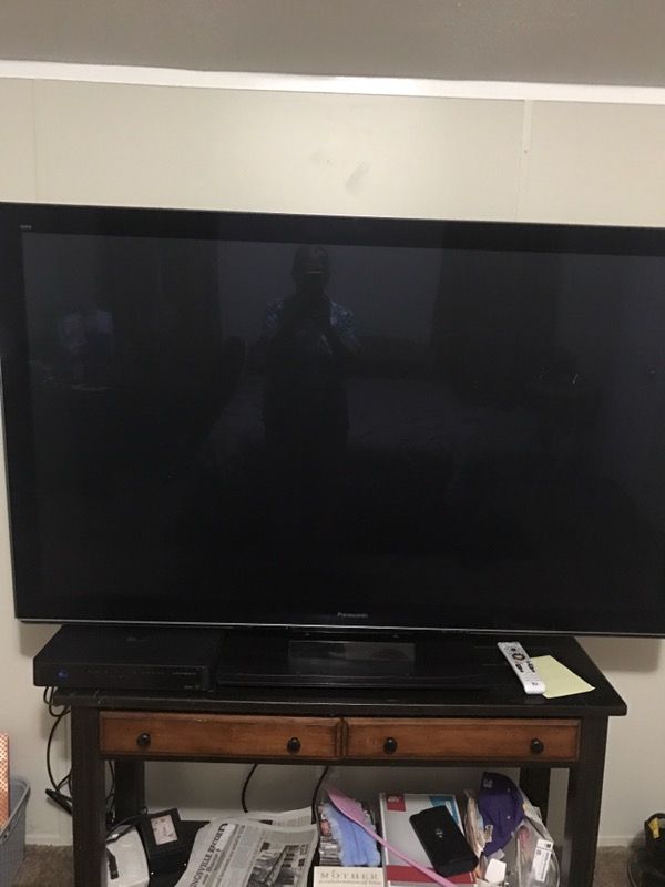 72 inch Viera Panasonic 3 D Flat Screen T. V. with 3 D glasses still in boxes. great condition. Moving out of town on Thursday and need gone ASAP.