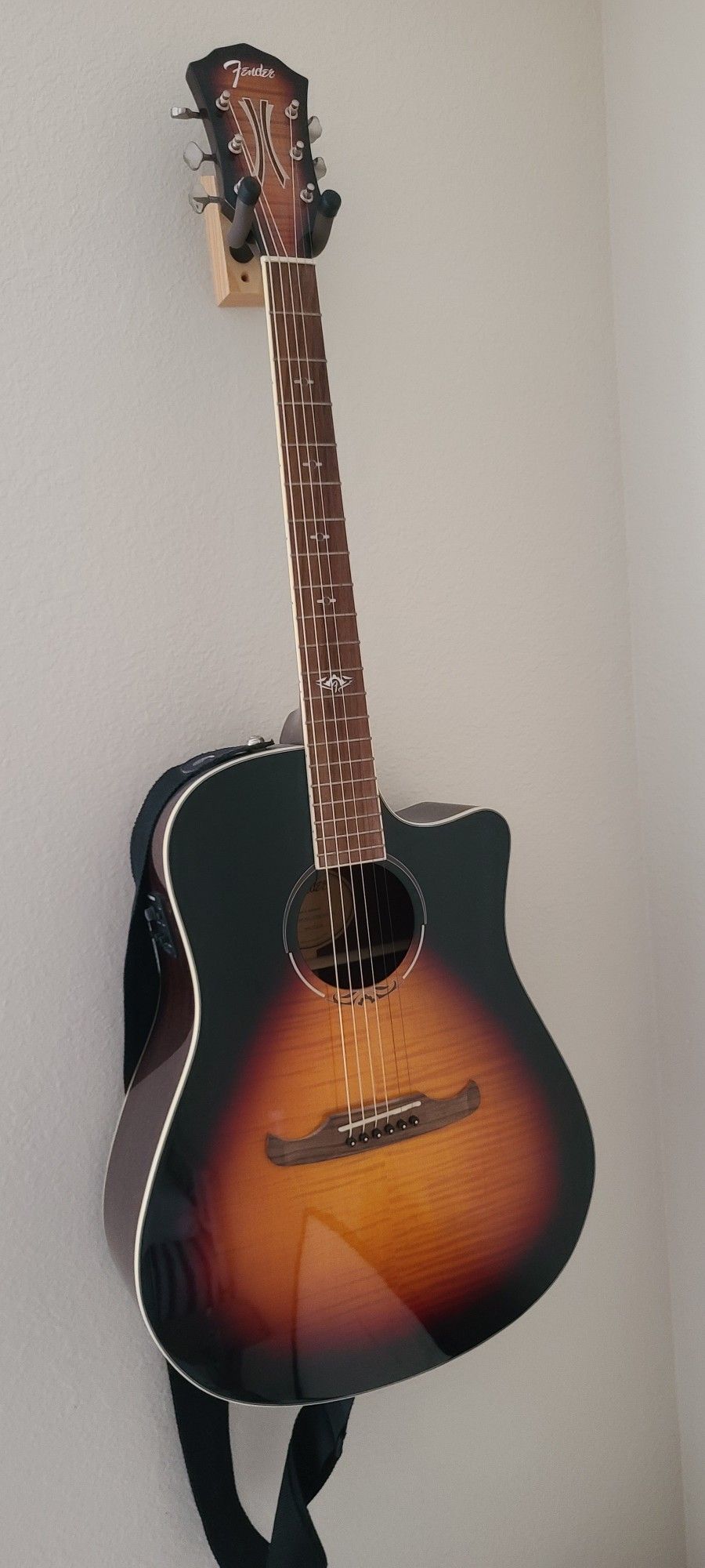 Fender T-Bucket 300CE Flame Maple 3TS Acoustic-Eletric Guitar