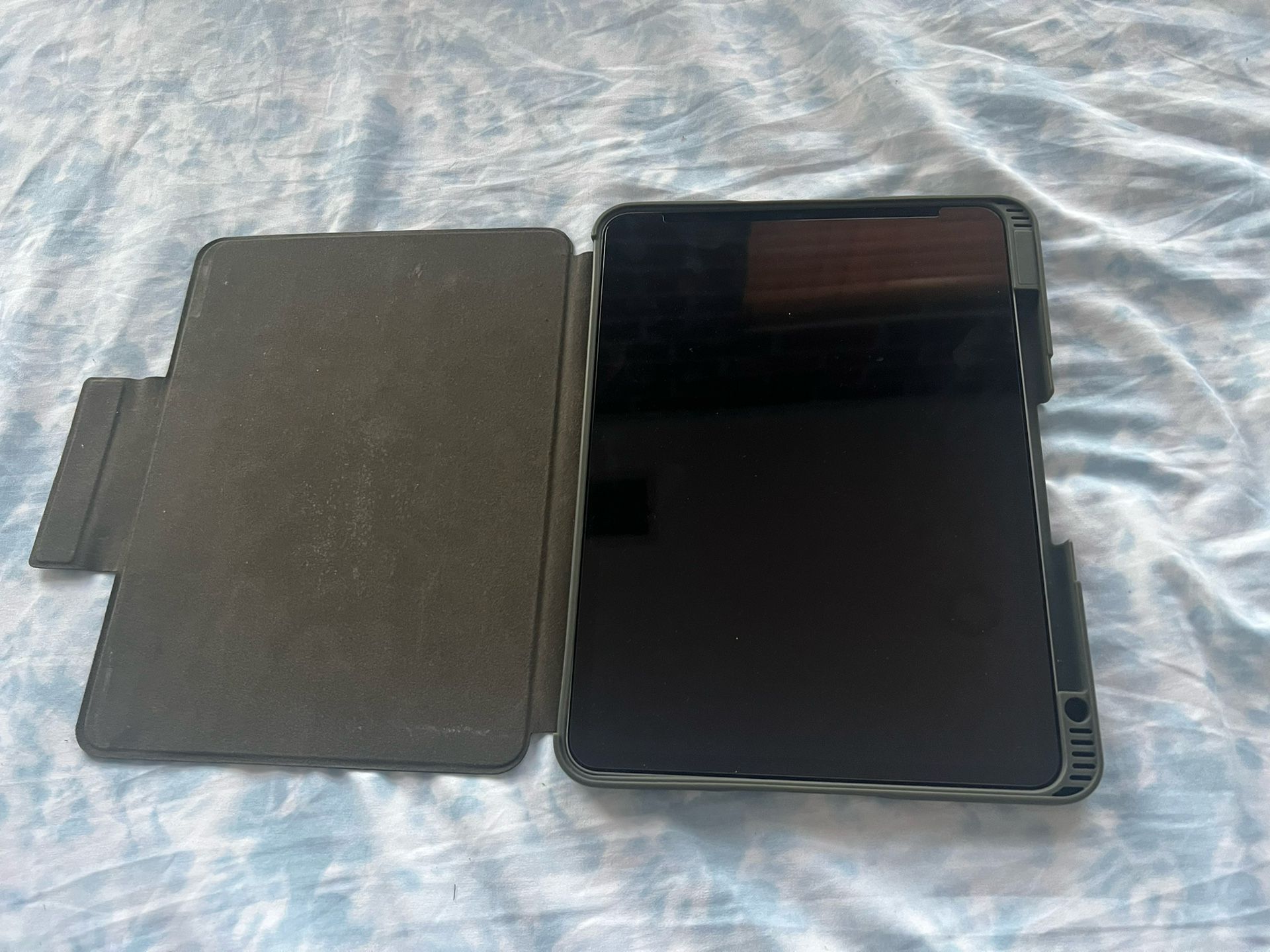 iPad Pro 11 Inch 4th Generation With Cellular