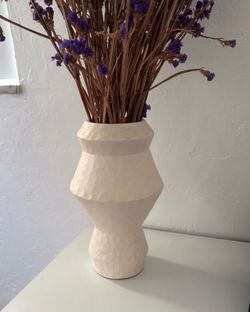 Base with dried lavender