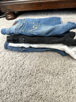 4 Pairs Of Name Brand Women’s Shorts 