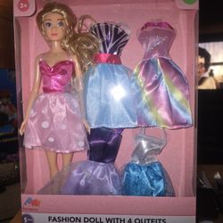 🆕️ FASHION DOLL WITH FOUR OUTFITS
