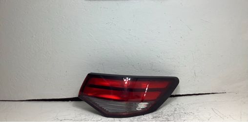 2020-2025 Nissan Sentra right tail light (1CC)