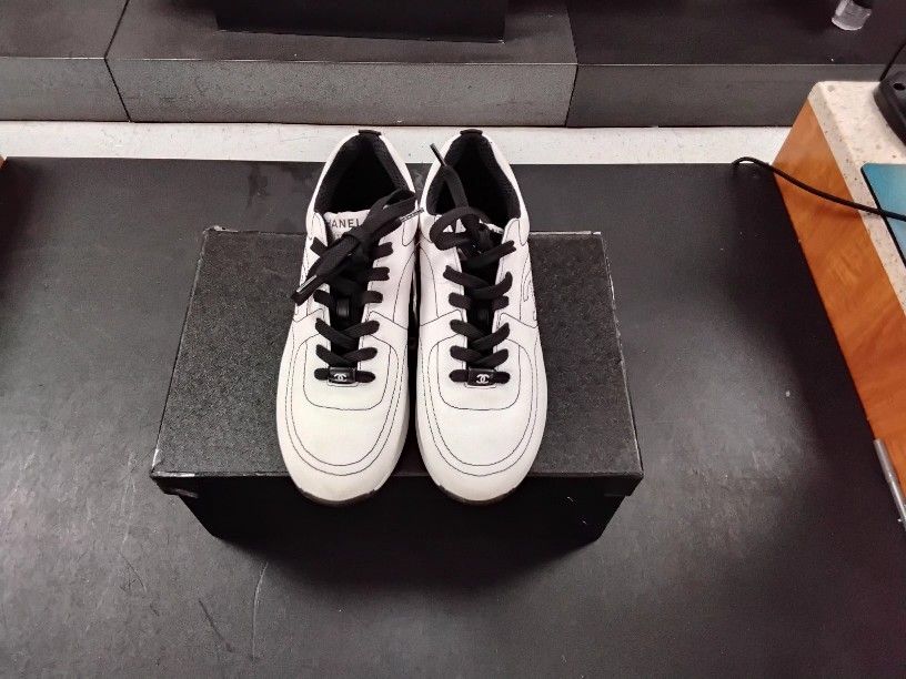 CHANEL CRUISE TRAINERS SIZE 8 US