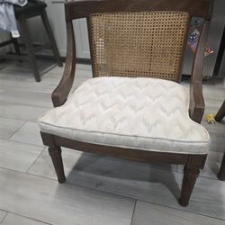 4 Chairs 200$