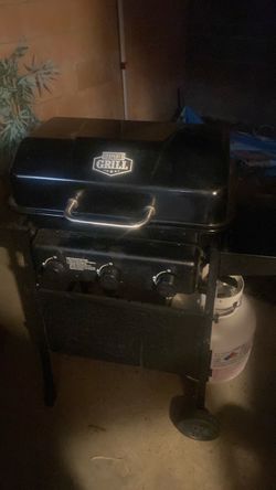 Barbecuel with propane tank included