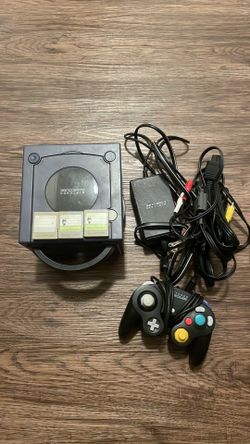 Nintendo GameCube console and 3 memory cards
