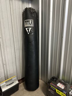 Everlast Heavy Punching Bag – Great Condition