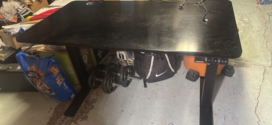 Autonomous Standing Desk