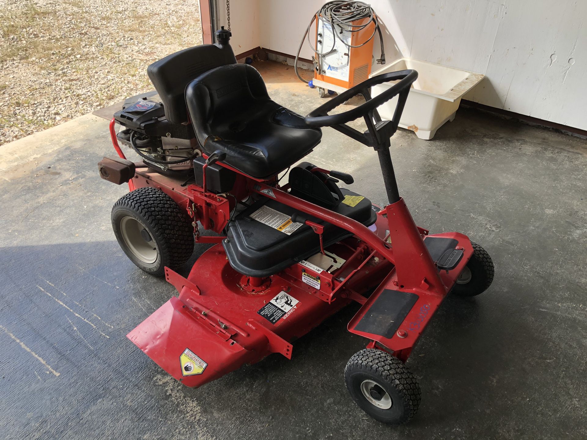 Riding lawn mower Snapper 42’