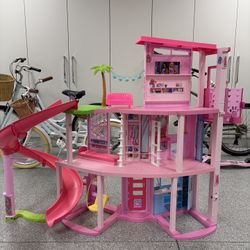 Barbie Dream House 