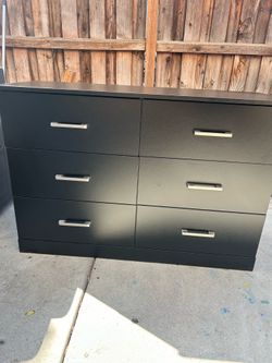 Modern Black 6 Drawer Dresser / Chest