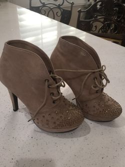 Zapatos con tacón alto