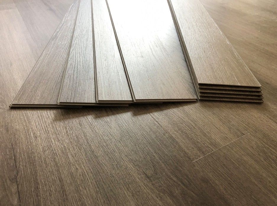 Flooring - .78/ft² for Vinyl Plank Flooring Off Pallets XBT
