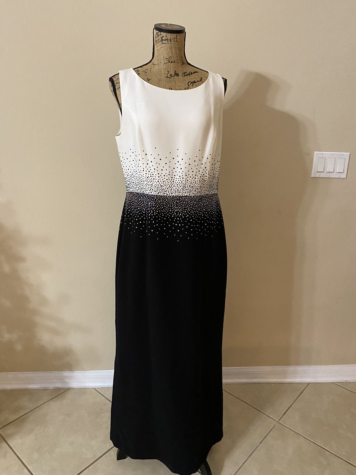 Calvin Klein Evening Wear - Size 12