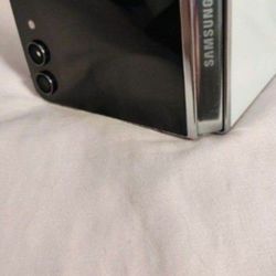 Galaxy Flip 5 Unlocked 