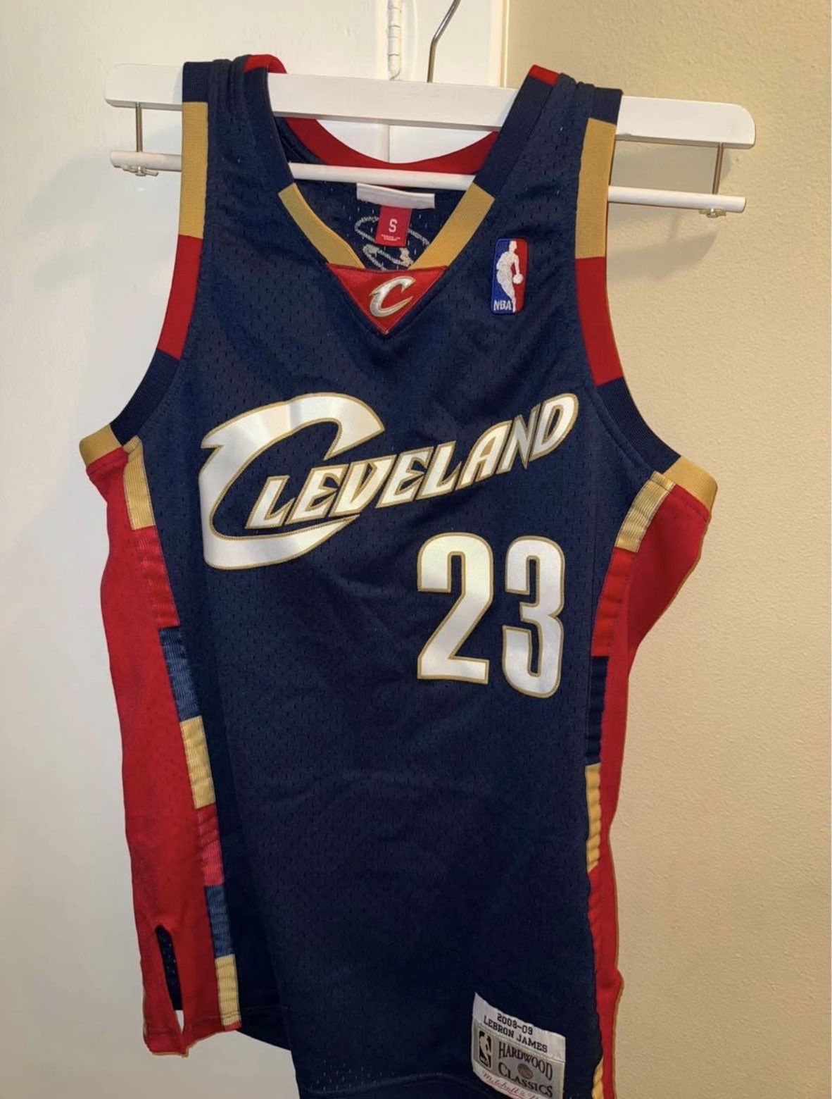 Lebron James Cavs Jersey ( Size Small )