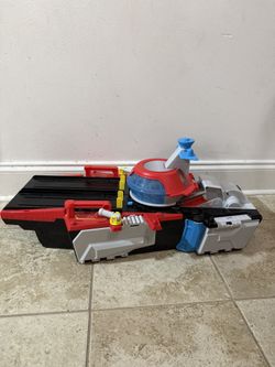 Paw Patrol: The Mighty Movie, Aircraft Carrier HQ