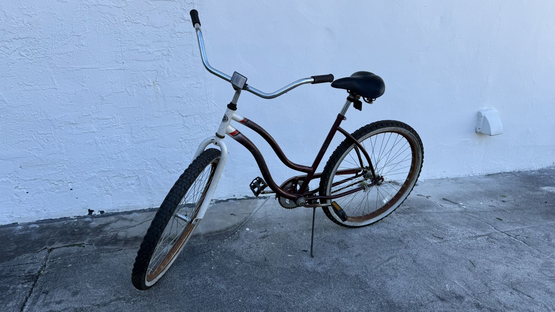 Kent Cruiser Bike – Rides Great, Needs Cleaning