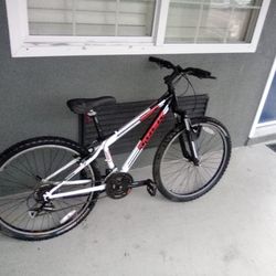 Trek 820 Mouatin Bikd