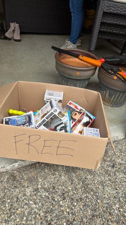 Garage sale Free Items!