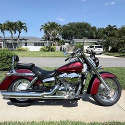 2005 Honda Shadow Aero 750 – 9,800 Miles – Clean – removable Windshield