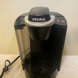 Keurig K40 Single-Serve Coffee Maker – Clean & Tested – Brews Fast