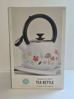 New Martha Stewart Whistling Tea Kettle 1.4 QT 🍄🌼