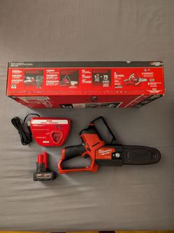 Milwaukee M12 FUEL 6 in. Brushless Pruning Saw HATCHET Kit