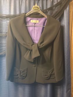 Tahari Women’s Suit