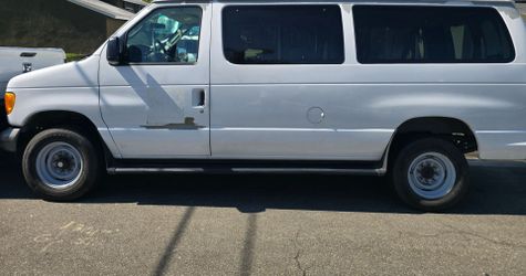 2006 Ford E-Series E-350 Super Duty XL Passenger