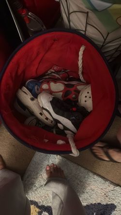Shoes 4y different price