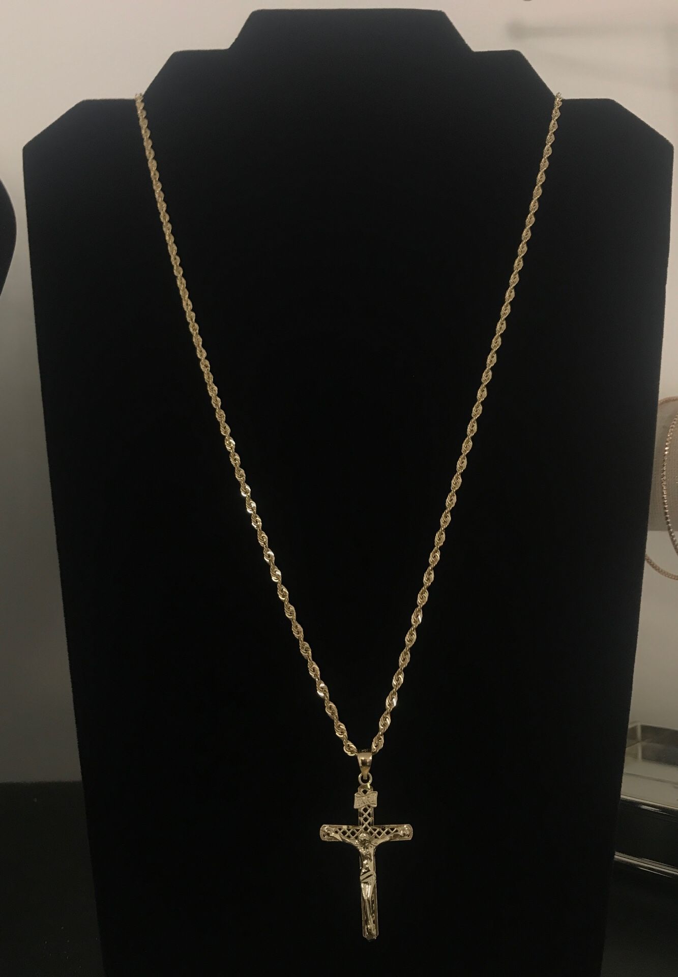 10k Gold Rope chain with cross