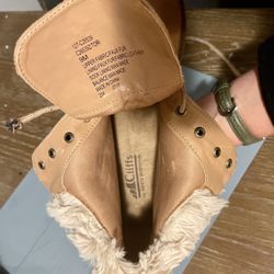 Cliffs by White Mountain Women's Trident Fur Collar Hiker Boot Wheat Distressed PU/Multi Fur