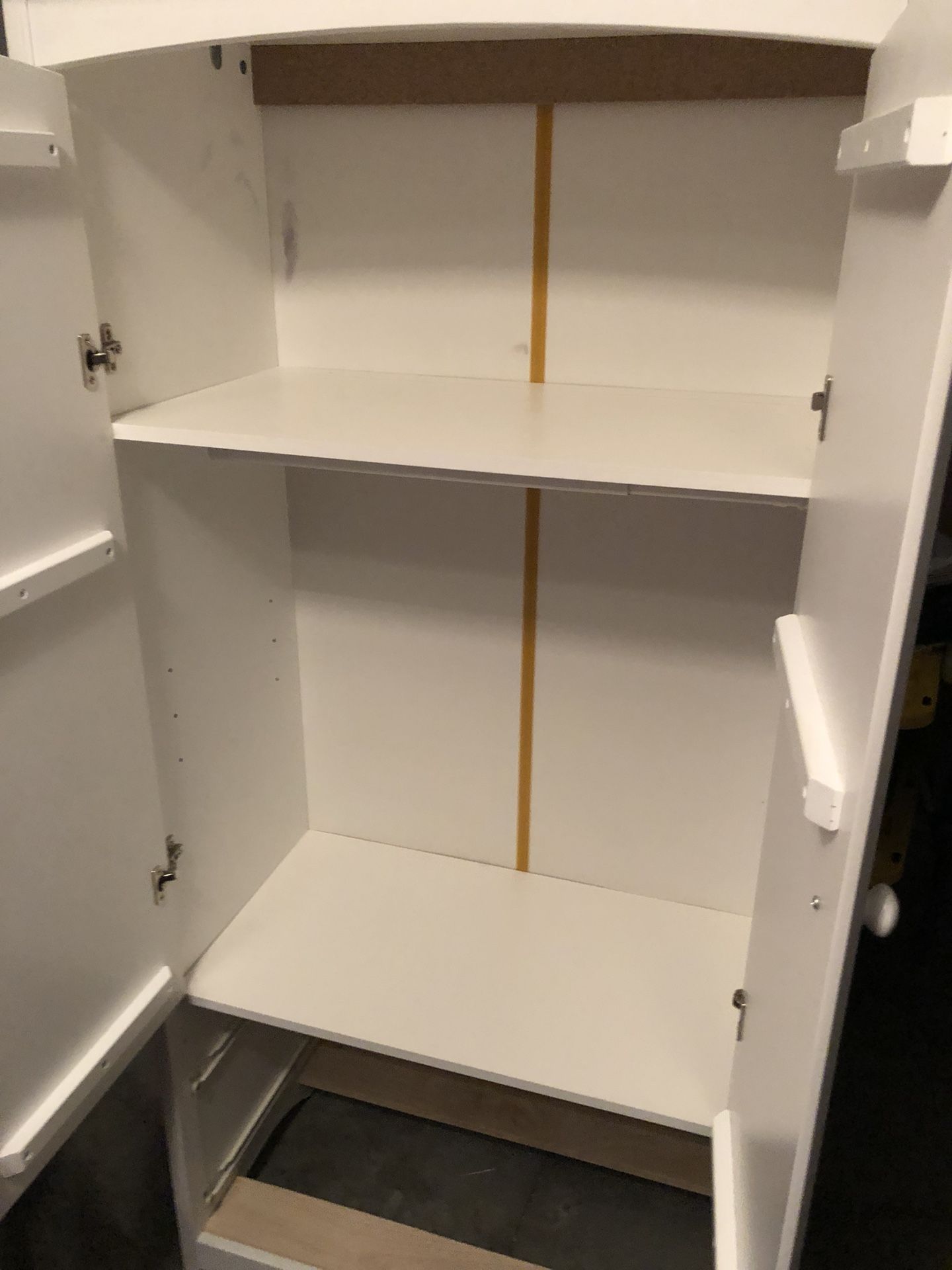 Kids armoire