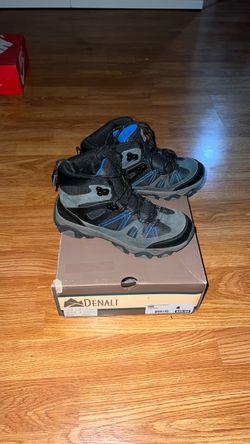 Boy boots