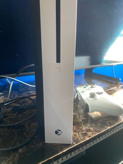 Xbox one with plugs & Controller working