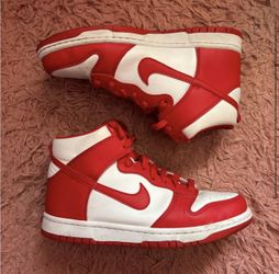 Red Nike Dunks 